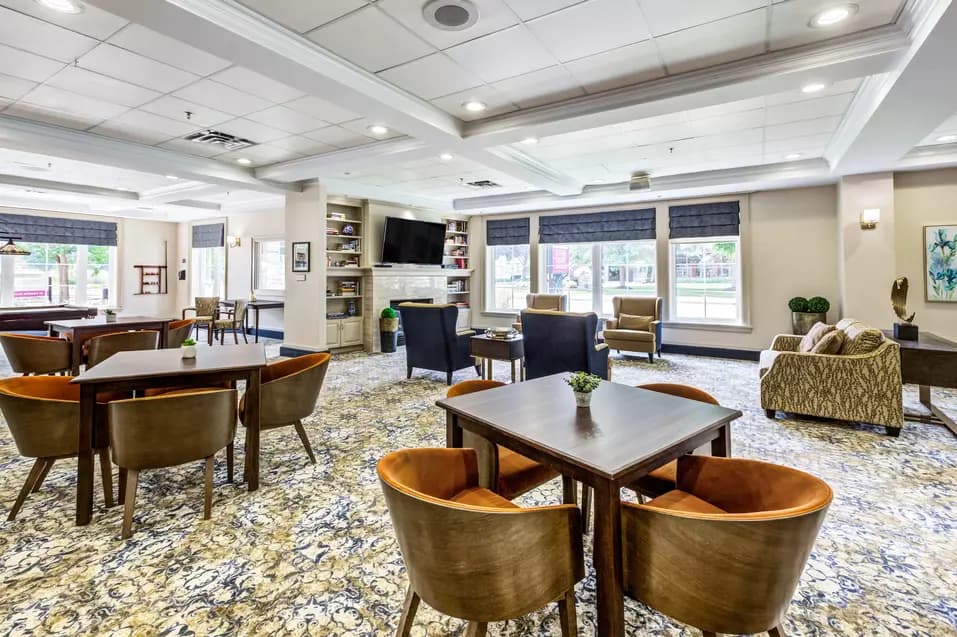 Dining room at Chartwell Queen's Square Retirement Residence