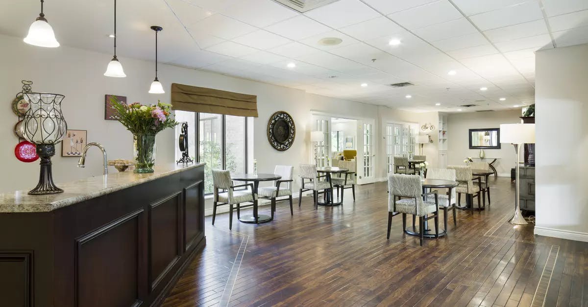 Chartwell Christopher Terrace Retirement Residence bistro with seating