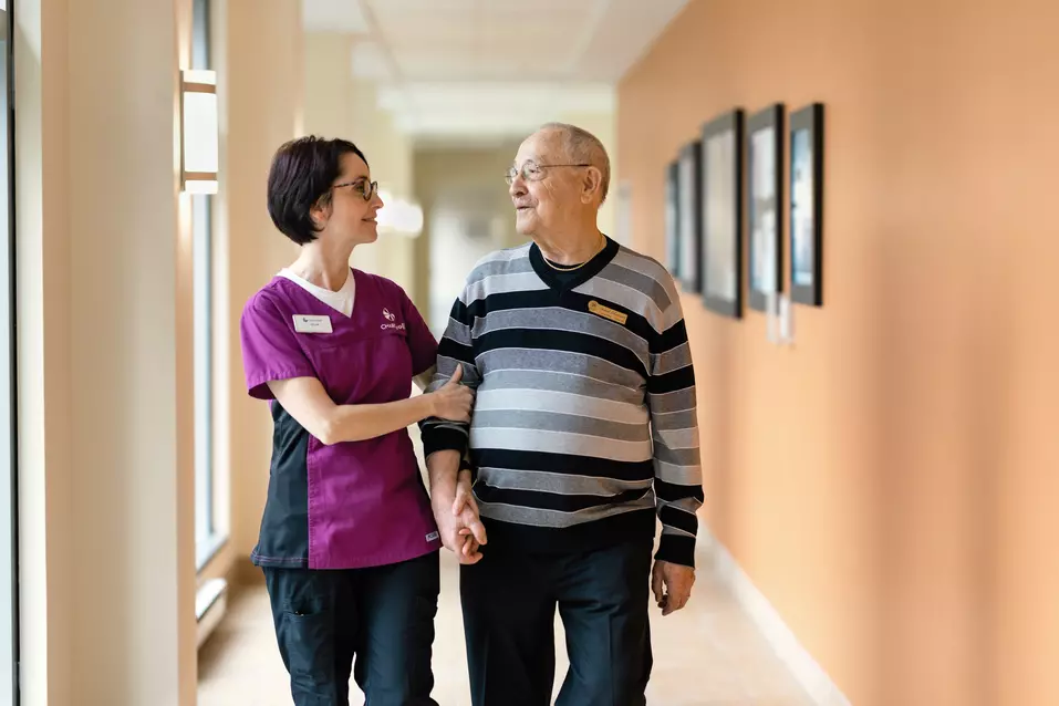 cite-jardin-staff-women-nurse-psw-senior-03