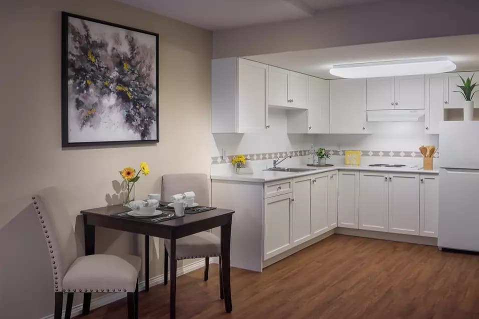 beautfiul kitchen at chartwell crescent gardens retirement residence